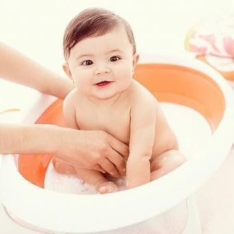 Baby shampoo for hair with Natural Cleansers