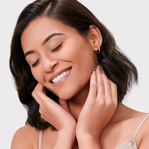 Strengthens & Firms Skin