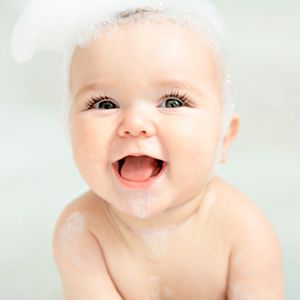 Mamaearth Shampoo for Baby Gently Cleanses Hair