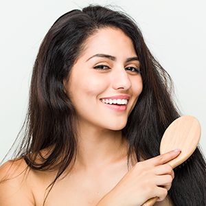 mamaearth onion hair mask make hair thick and strong