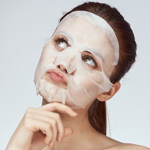 Mamaearth Hyaluronic Bamboo Sheet Mask Reduces appearance Of Pores