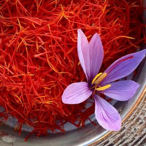 ubtan face scrub with Saﬀron