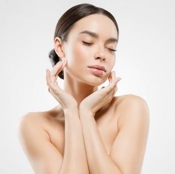 Brightens Skin