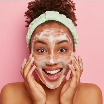 mamaearth retinol face wash fights signs of aging