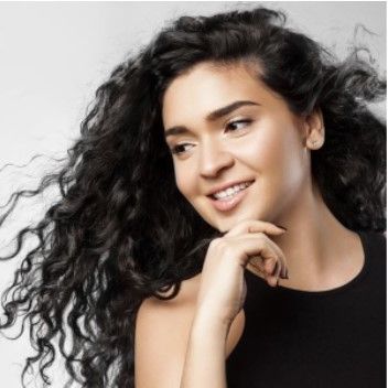 Detangles Hair